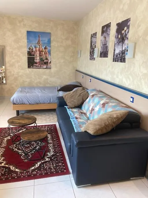 Studio « Saint-Petersbourg » A אביניון
